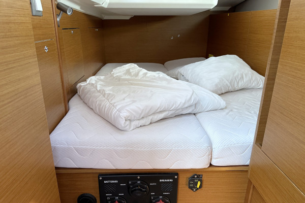 YachtABC - Lara - Croatia - Sun Odyssey 410 - 3 cab.